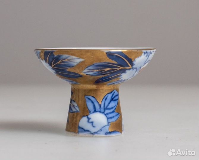 Красивая японская чаша для саке сакешница