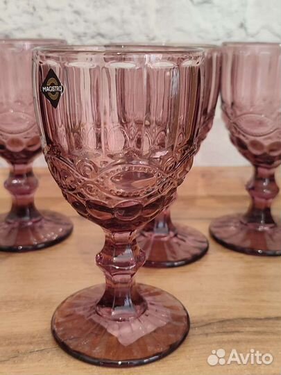 Набор бокалов из цветного стекла