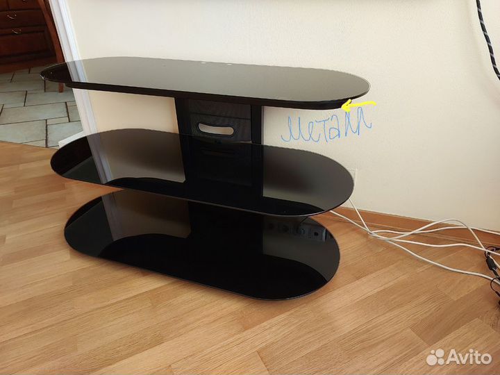 Стеклянная тумба под тв