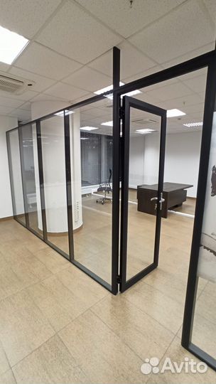 Стеклянные офисные перегородки