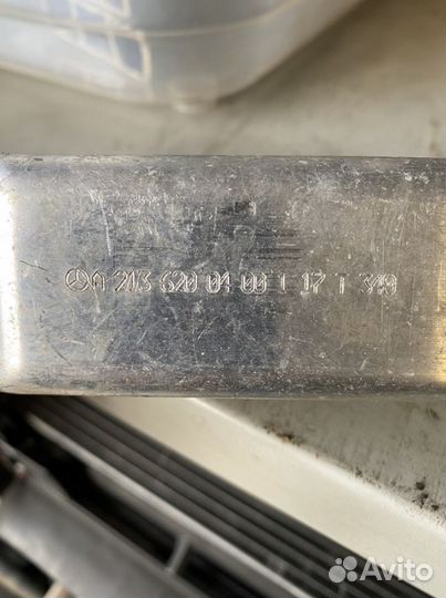 Кронштейн радиатора mercedes A2135010620