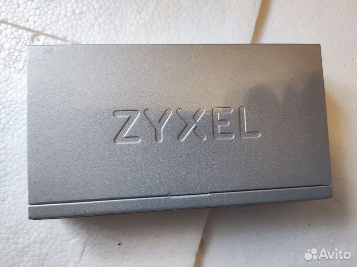 Zyxel GS1200-8 свитч