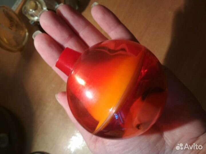 Флаконы от французских духов, духи