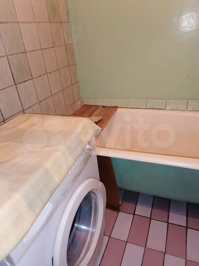 Доля в 2-к. квартире, 48 м², 1/9 эт.