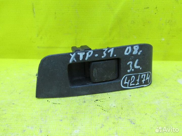 Кнопка стеклоподъёмника Nissan X-Trail 08г 42174