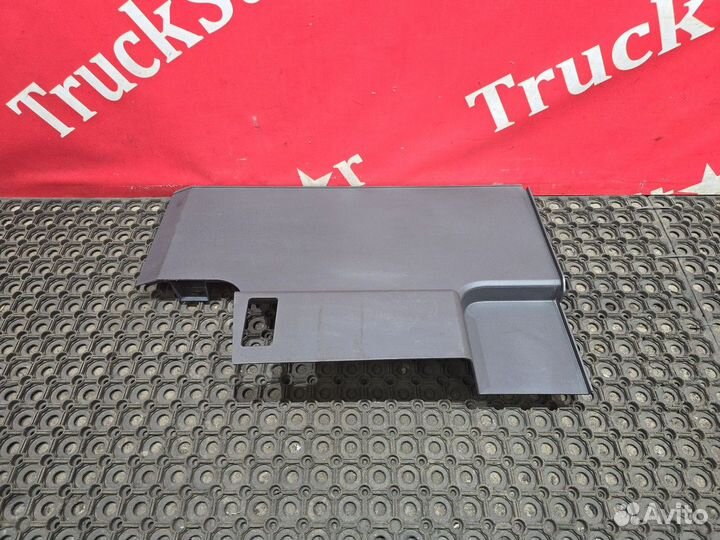 Накладка декоративная 2020 г. Renault T