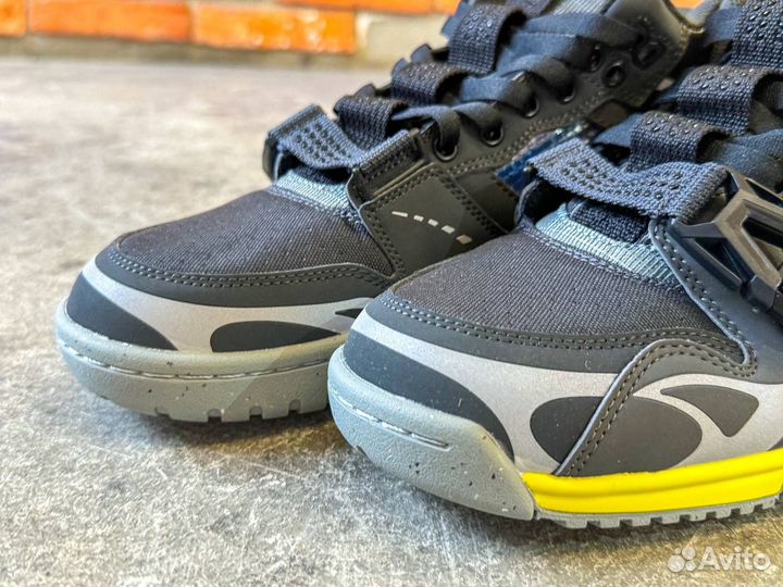 Кроссовки nike air trainer 1 sp