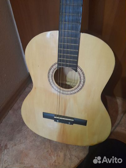 Акустическая гитара