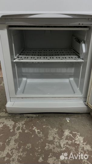 Холодильник Indesit