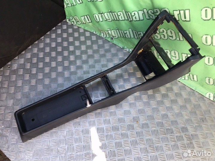 Центральная консоль Mercedes-Benz S124 M102.963