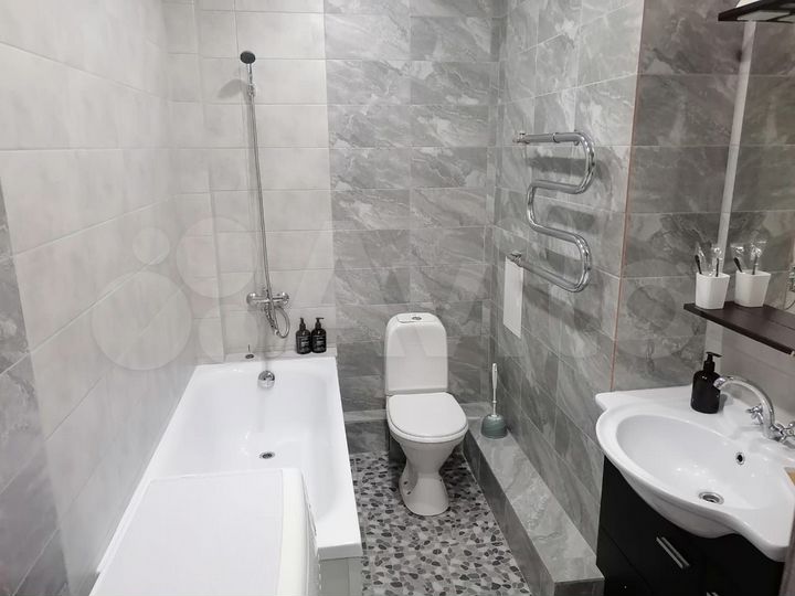 2-к. квартира, 67 м², 2/9 эт.