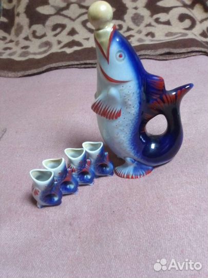 Штоф и 4. рюмки рыбка СССР