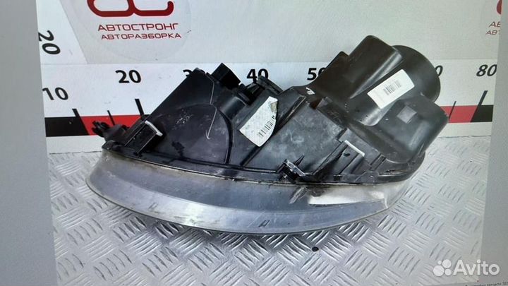 Фара правая на Volkswagen golf 5