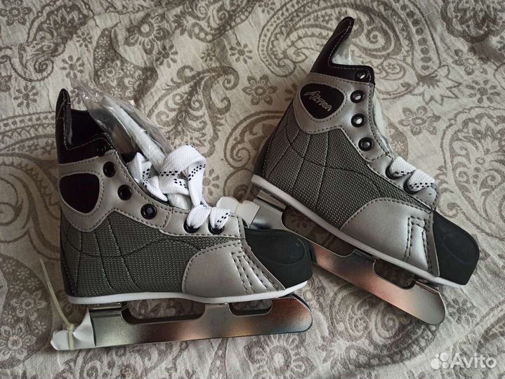 Хоккейные коньки детские