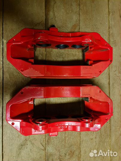 Комплект передних суппортов Brembo Jeep/Dodge SRT