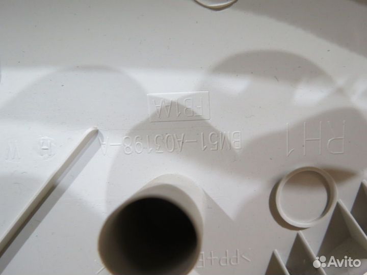 Обшивка передней стойки Ford Focus 3