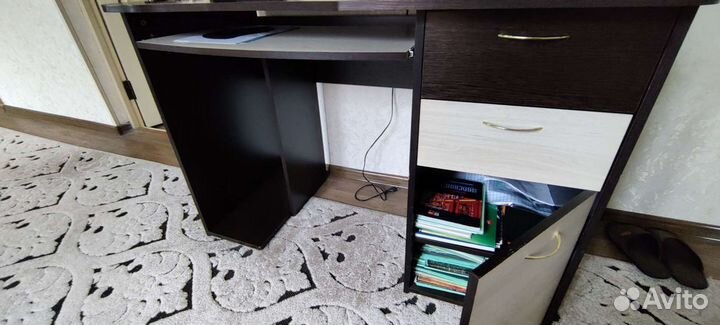 Компьютерный стол, продаю не спеша