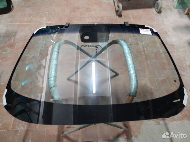 Стекло лобовое переднее Nissan Juke YF15 2014-2019