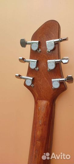 Акустическая гитара