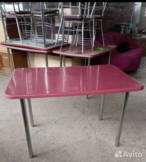 Столы и стулья для кофе и столовой