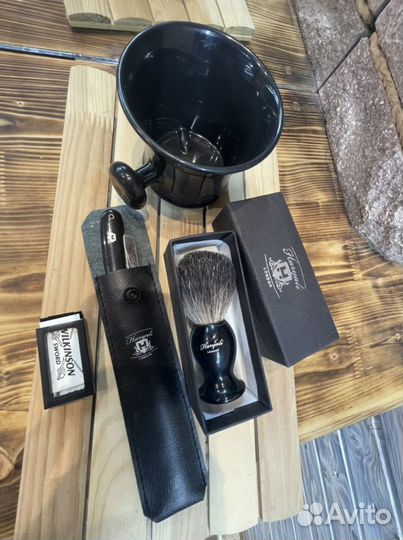 Продам английский набор для бритья. Новый