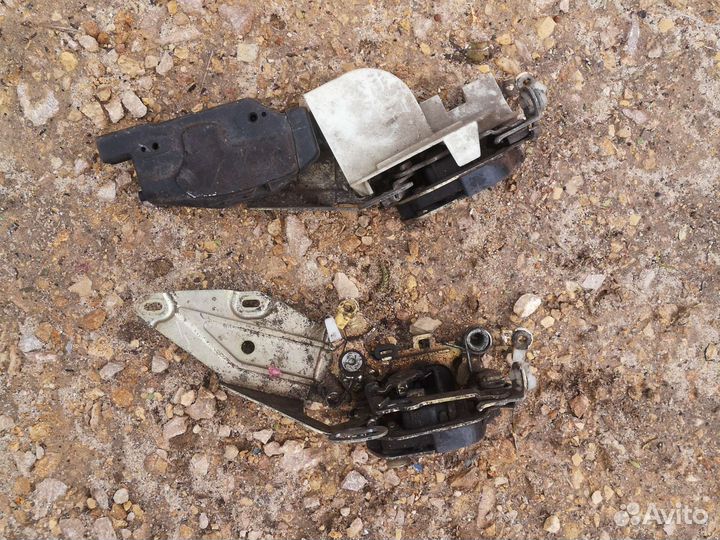 Замок передний левый Opel Vectra A