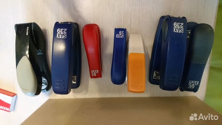 Дыроколы, степлеры разные