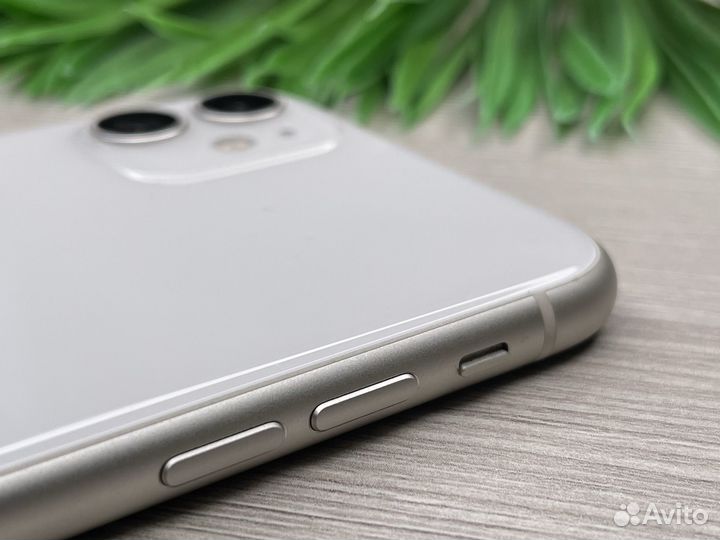 iPhone 11 64GB White