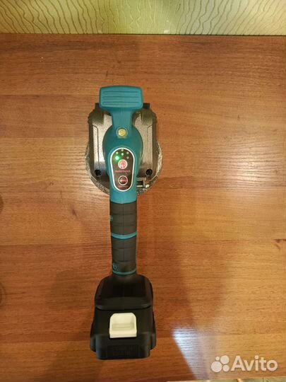 Вибро присоска Макита АКБ для укладки плитки новая