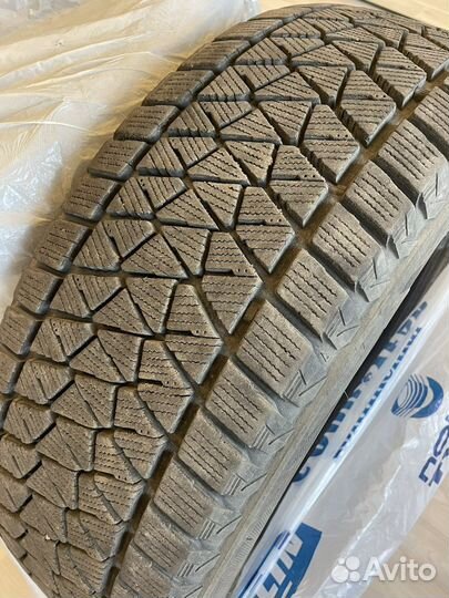 Bridgestone Blizzak DM-V2 225/60 R17