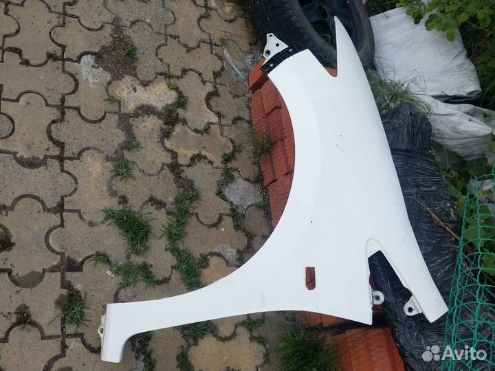 Крыло переднее левое