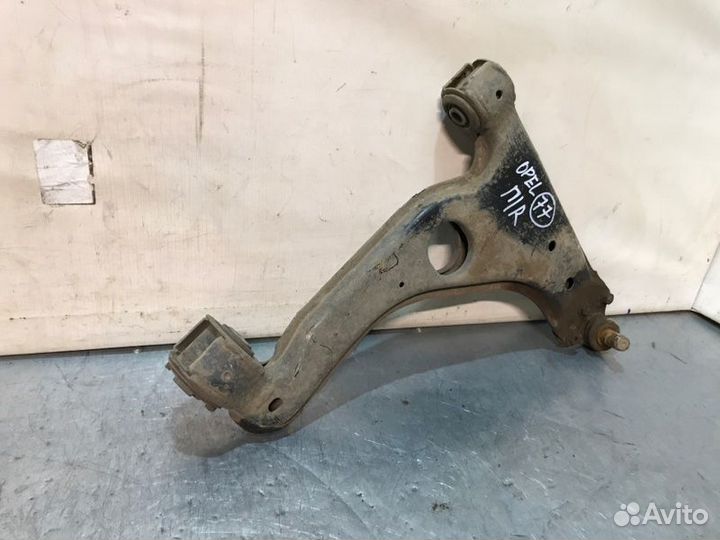 Рычаг подвески передний правый Opel Astra G Z16XE