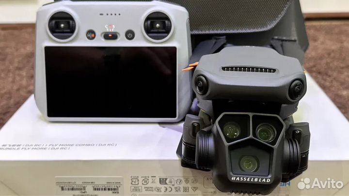Квадрокоптер DJI Mavic 3 Pro Fly More Combo