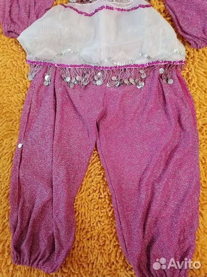 Праздничный костюм для восточных танцев на девочку