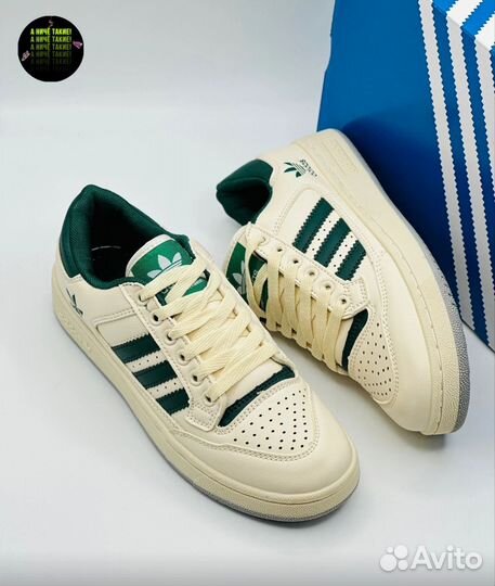 Кроссовки Adidas