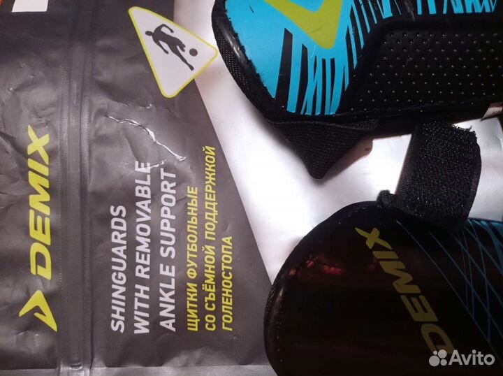 Щитки Demix футбольные детские рамер S и M