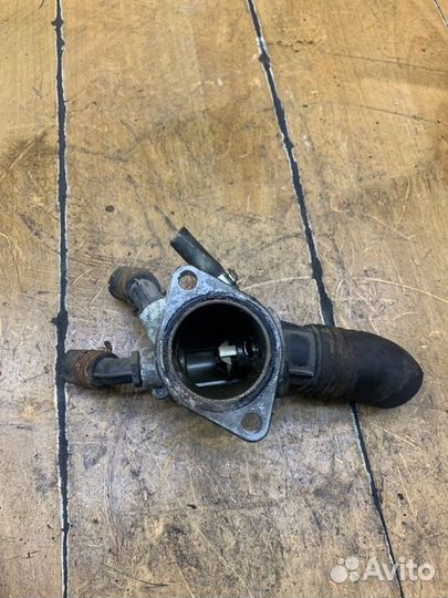 Корпус термостата Opel Astra H Z19DTH 2009