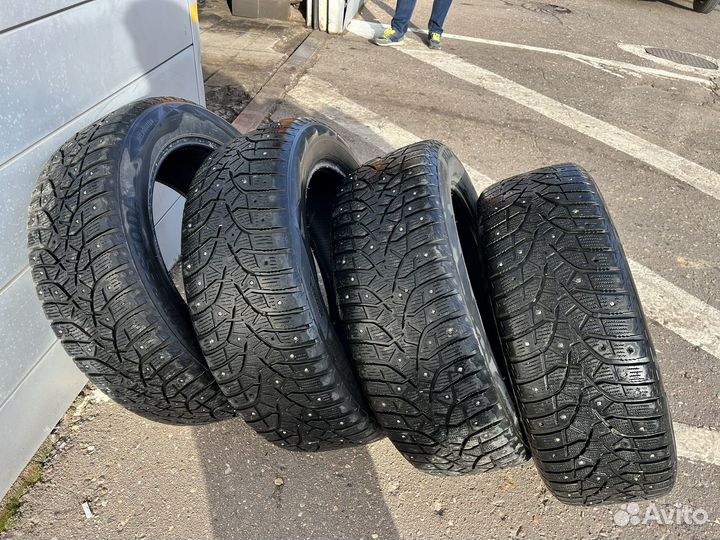 Bridgestone Blizzak Spike-02 SUV 235/55 R19 101T