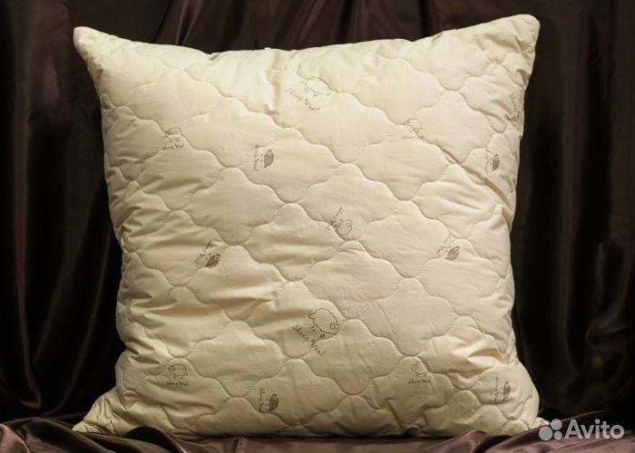 Подушка из овечьей шерсти70х70см, новая в упаковке