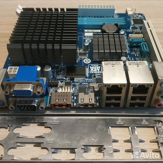 Материнская плата GA-C1037UN-EU (неисправна)