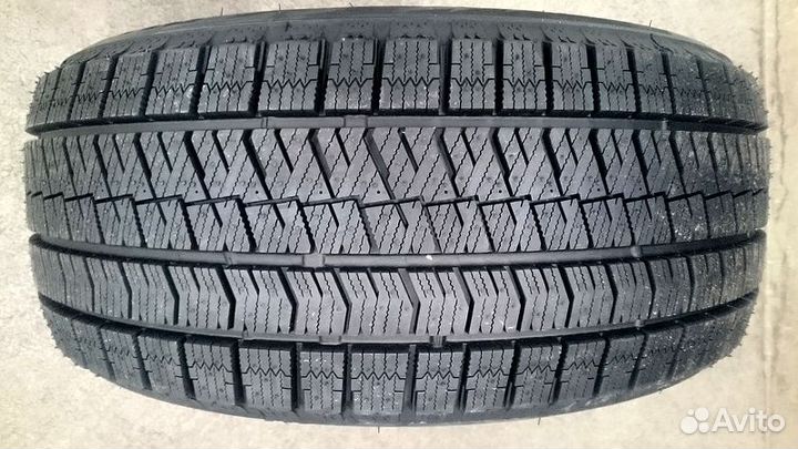 Bridgestone Blizzak Ice 215/55 R18 95S