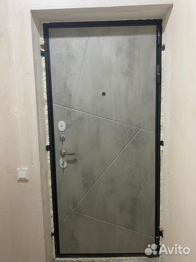 Металлическая дверь бу