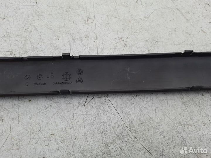 Центральный молдинг заднего бампера Бмв е36