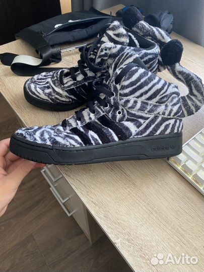 Adidas jeremy scott zebra