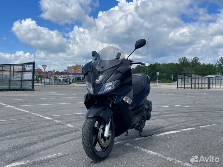 Продается макси скутер gilera nexus 300