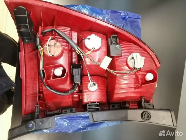 Фонарь задний правый kia sportage 924021F011