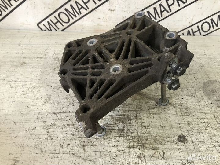 Кронштейн крепление Nissan Almera N16 1.5