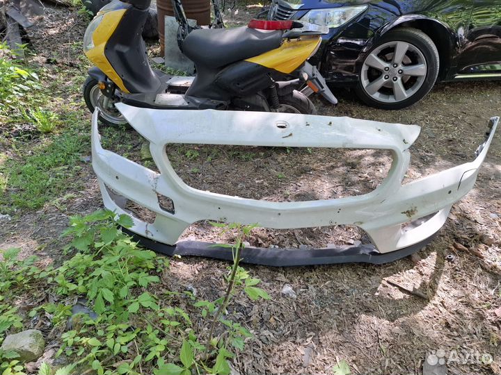 Передний бампер на Мерседес 117 кузов