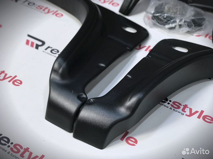 Фендера Suzuki Jimny