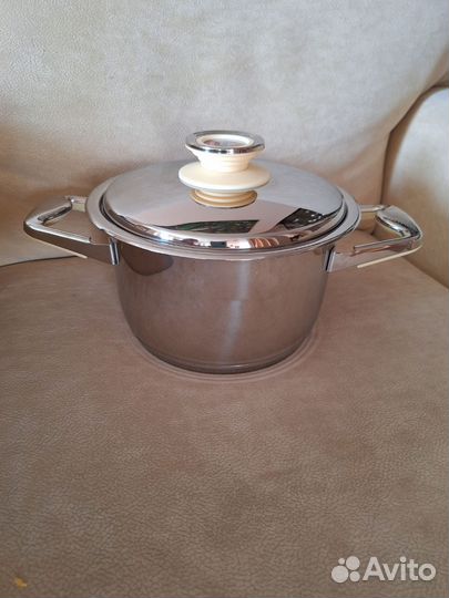 Кастрюля Zepter,объём 3,7л.Новая